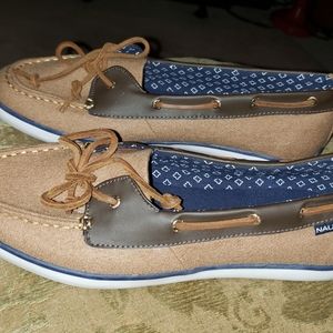 NAUTICA, Women's Boat shoes - sz 10, new. Felt material top, leather shoestrings